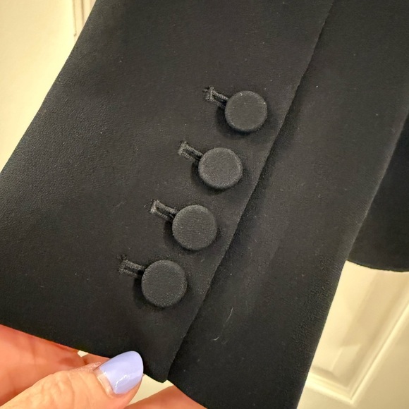 Cinq a Sept Lanier Black Ruffle Blazer 5 a 7 Jacket Snaps Pockets Women's Size 2 - Picture 8 of 10